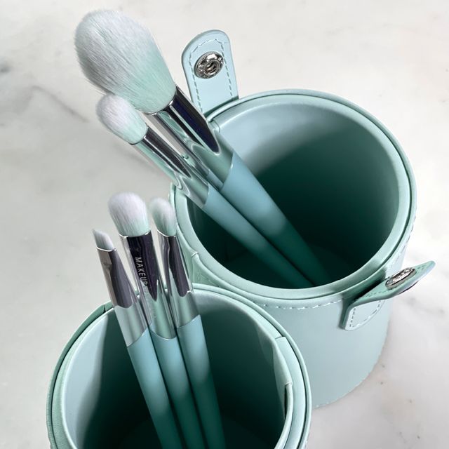 Minty Brush Set & Cup Minty Brush Set & Cup